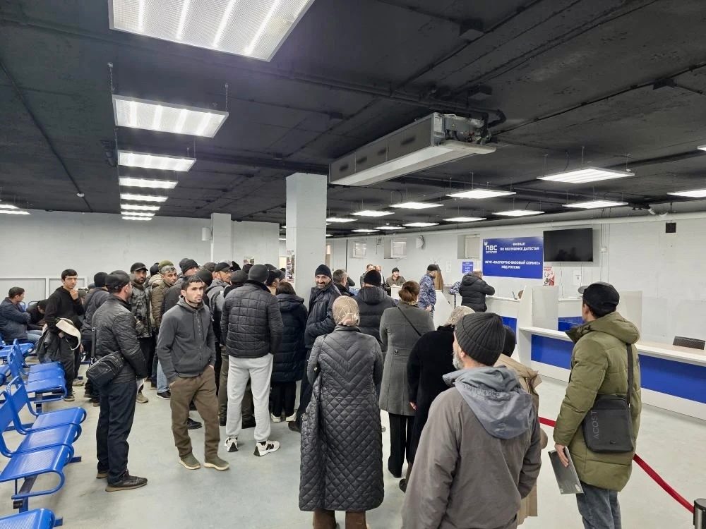 Соблюдение законов России. 150 иностранным гражданам, работающим в Дагестане, разъяснили правила пребывания на территории страны